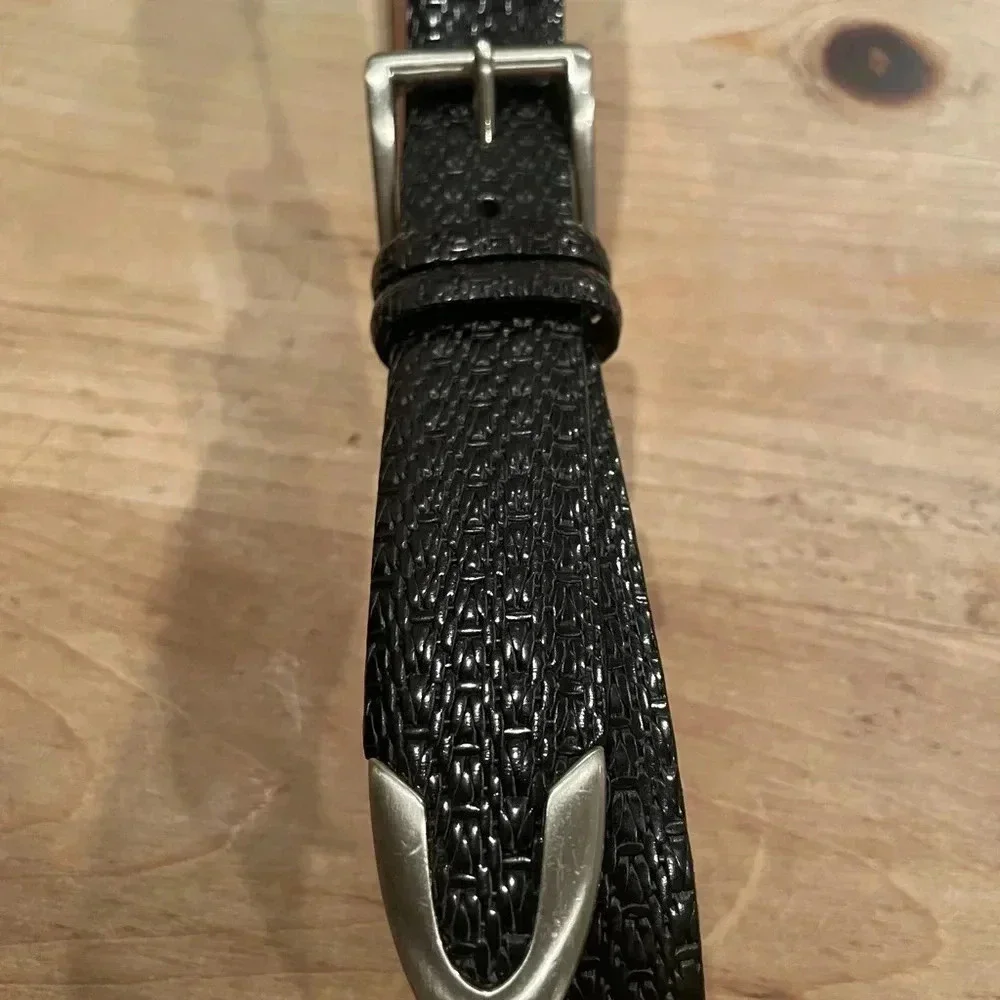 NWOT Trafalgar Unisex leather/black/silver belt Made in USA Men’s 32